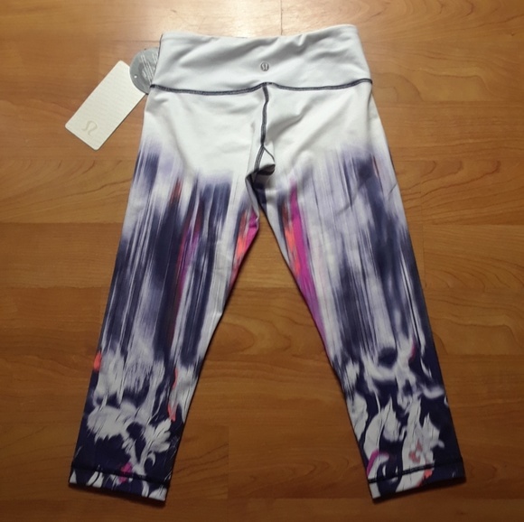 lululemon athletica Pants - NEW Lululemon Wunder Under Crop Pant Yoga Athletic
